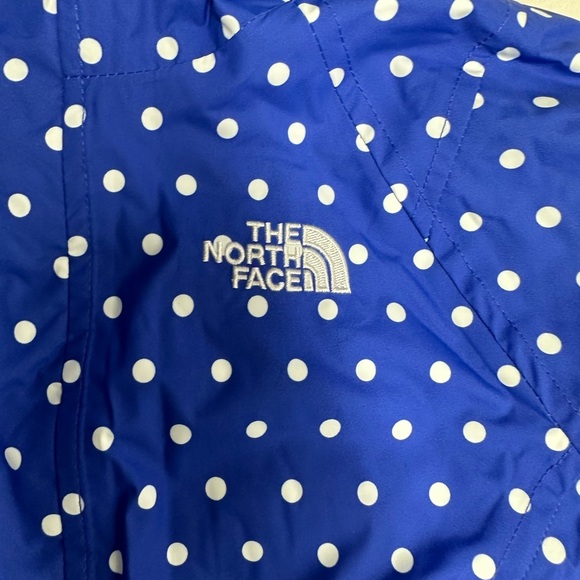 The North Face Kids Blue Polka Dot Jacket size M (10/12) inside is puffer - Picture 11 of 11